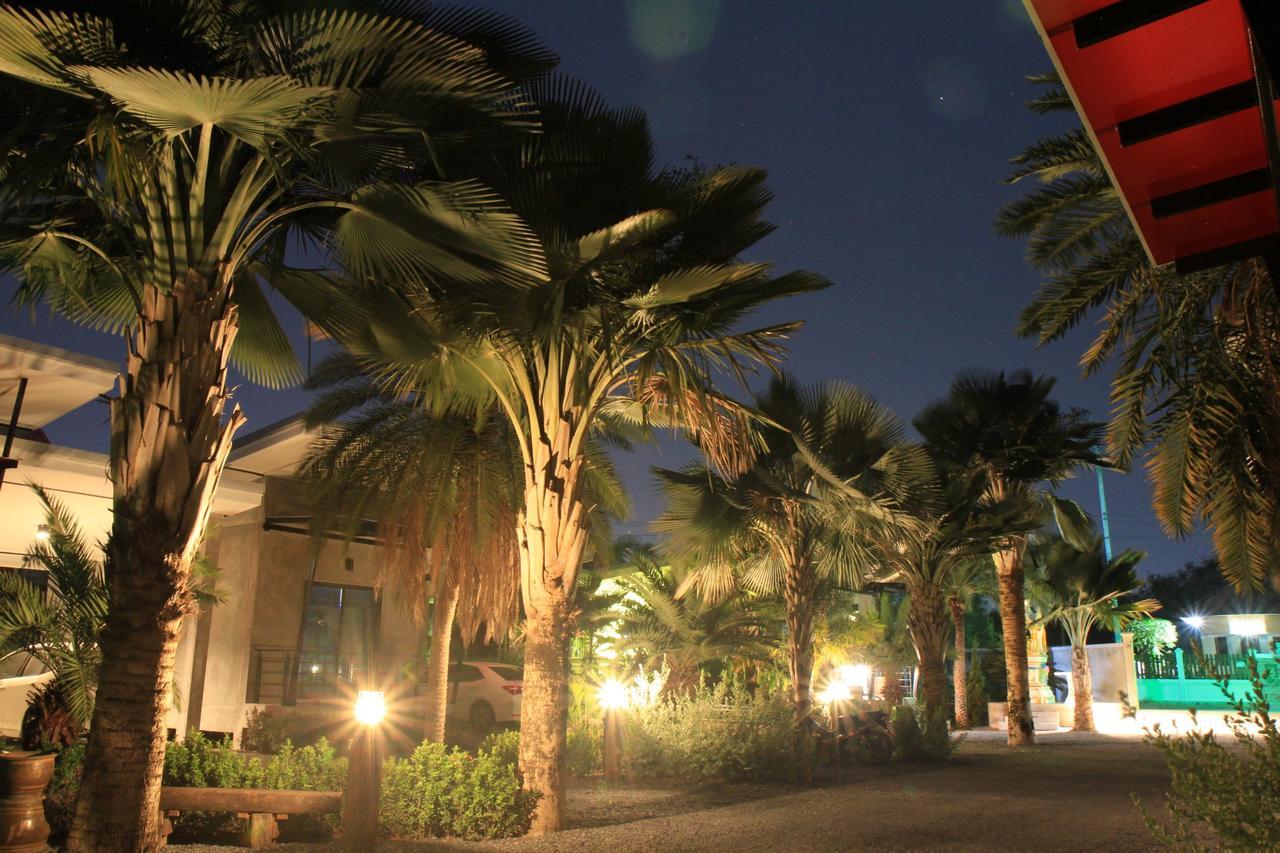 Lopburi Palm Resort Lop Buri Exterior foto