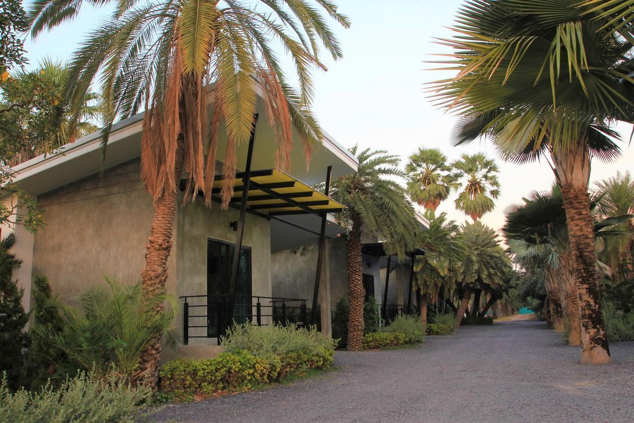 Lopburi Palm Resort Lop Buri Exterior foto