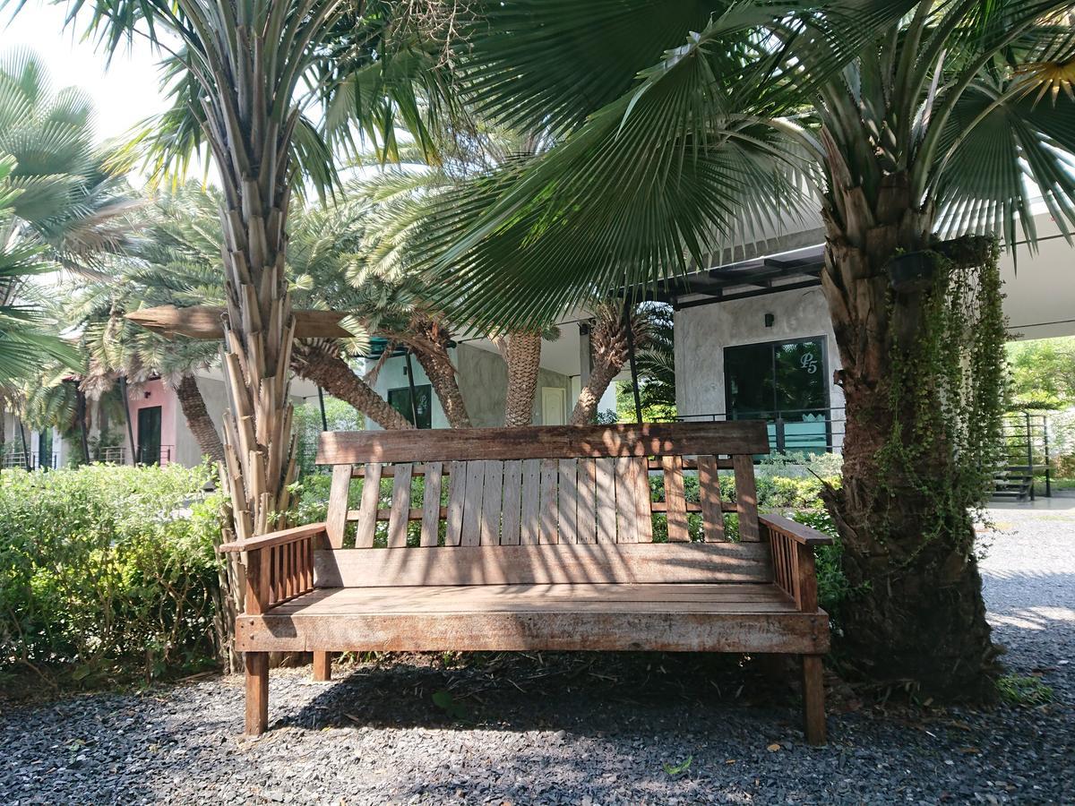 Lopburi Palm Resort Lop Buri Exterior foto
